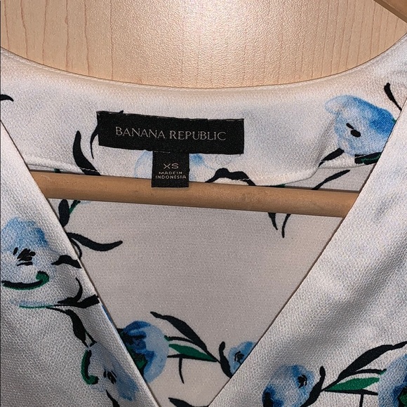 Flowy Floral BR Top 🌸 🌺 - Picture 3 of 8